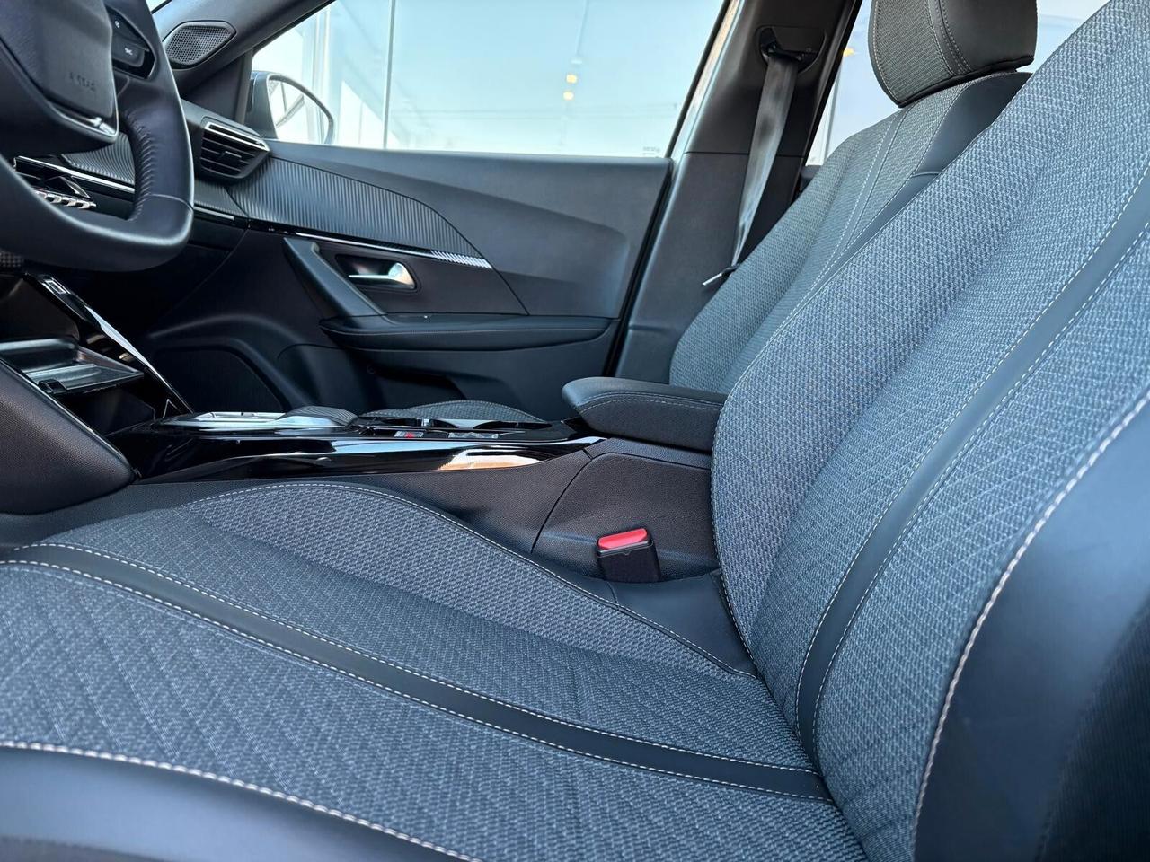 Peugeot 2008 ALLURE PureTech 130 EAT8 SPOTICAR