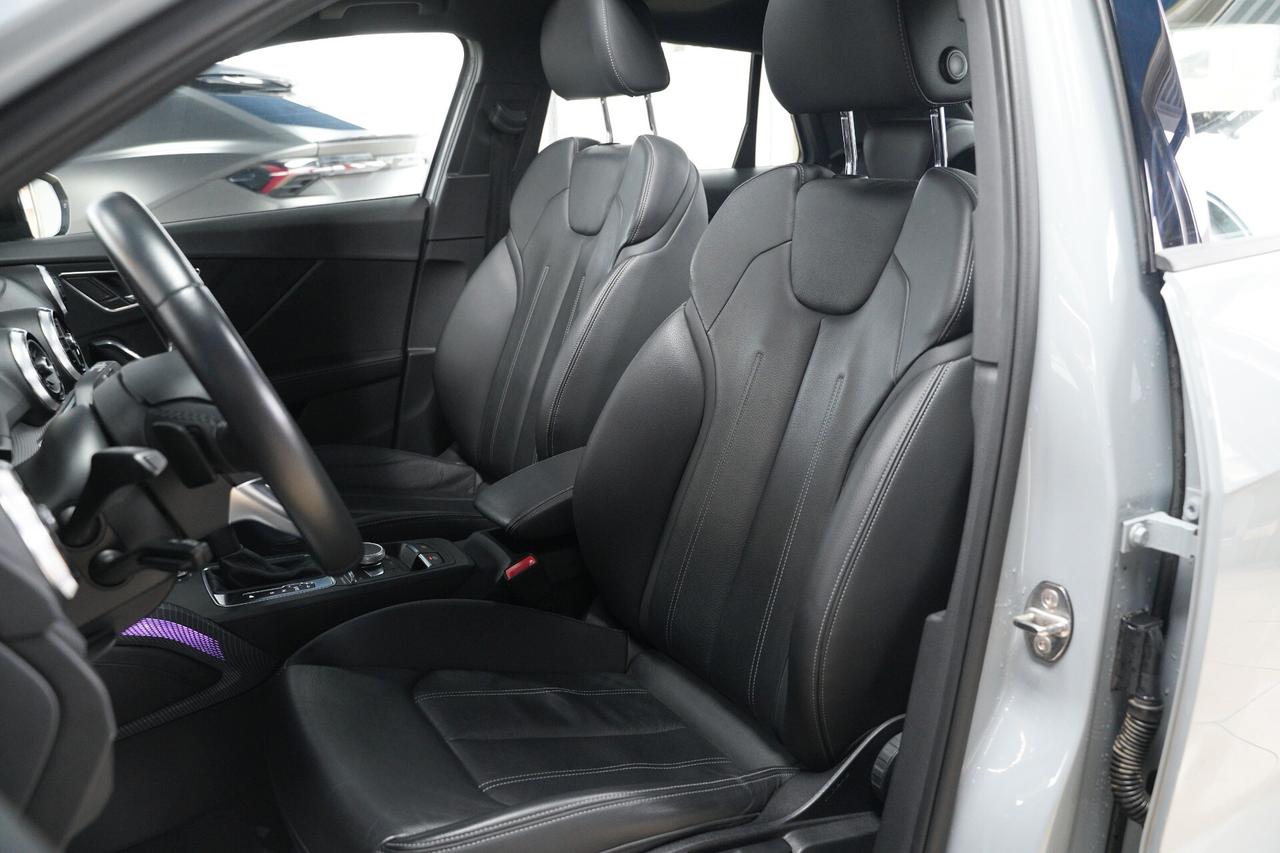 Audi Q2 35 TDI S tronic Identity Black