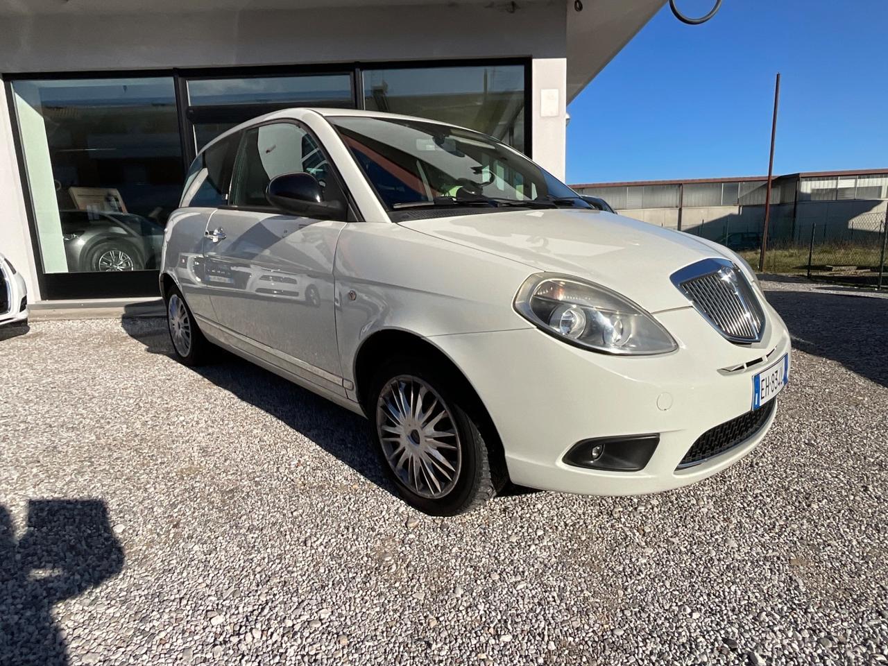 Lancia Ypsilon 1.2 69 CV Diva