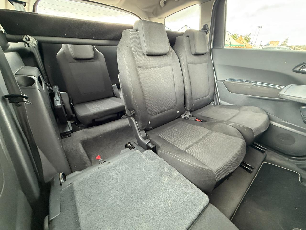 Peugeot 5008 1.6 HDi 112CV Tecno 7 POSTI