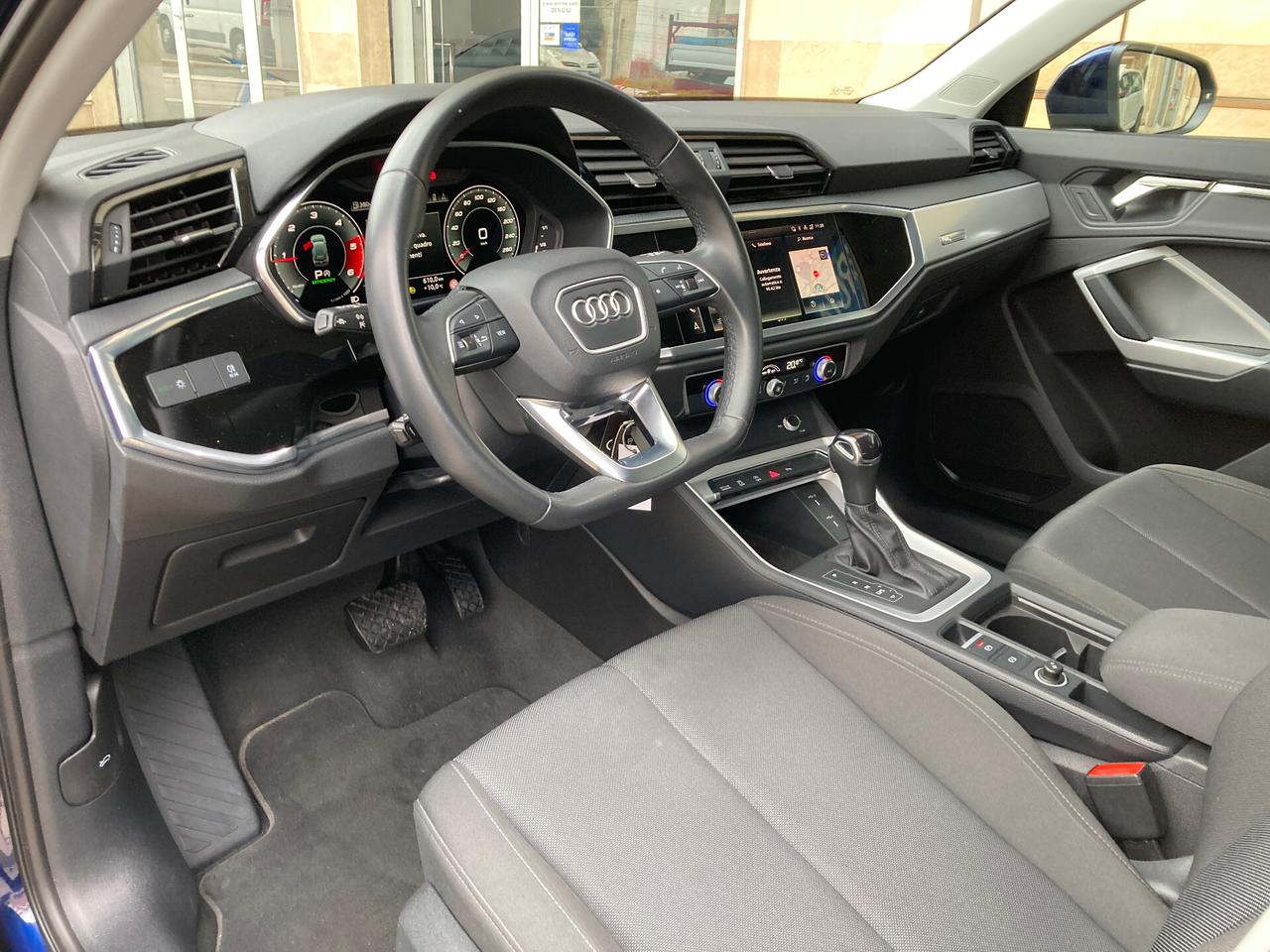 Audi Q3 35 TDI S tronic Business