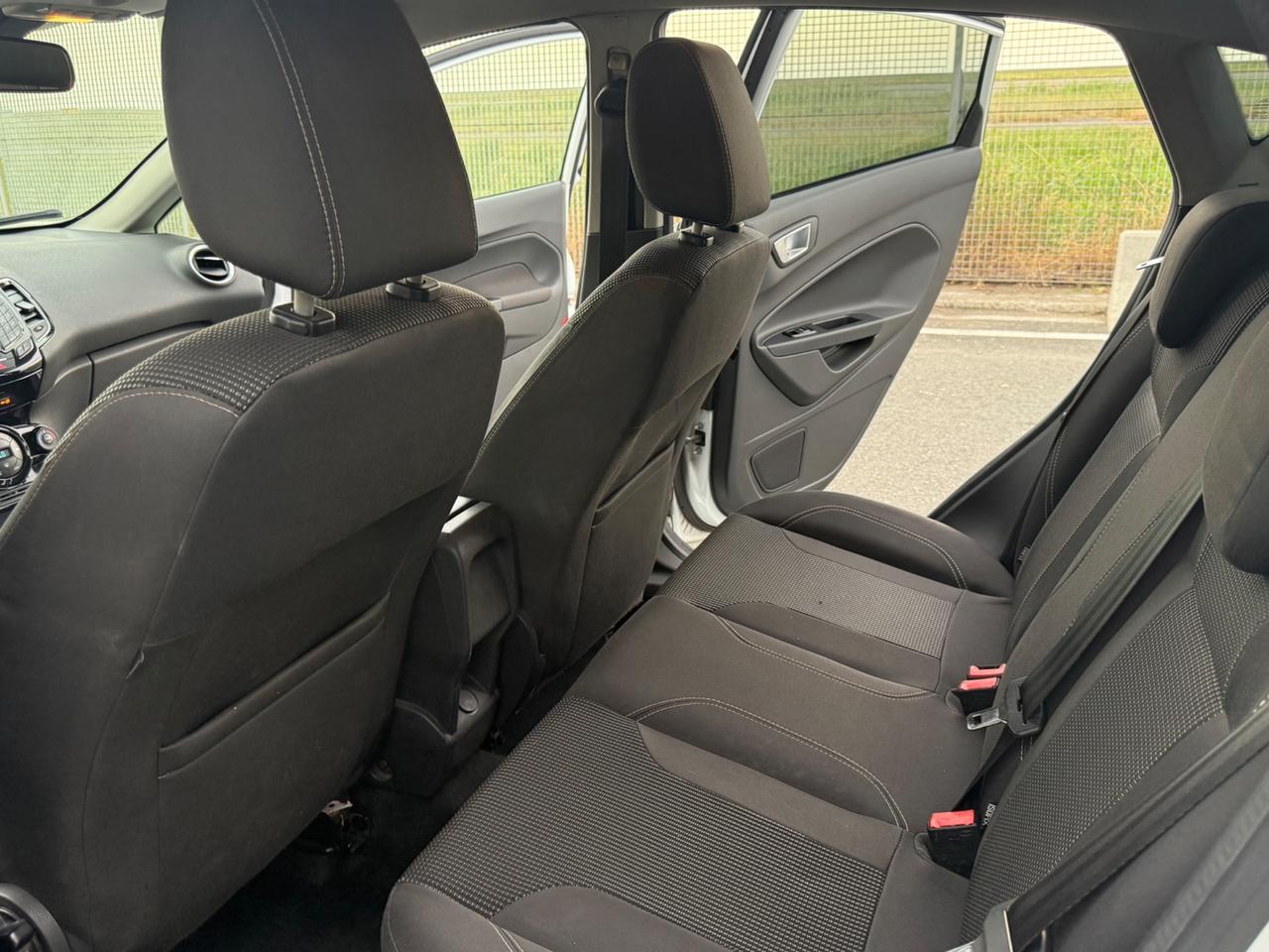 Ford Fiesta 1.5 TDCi 75CV - TITANIUM-FULL