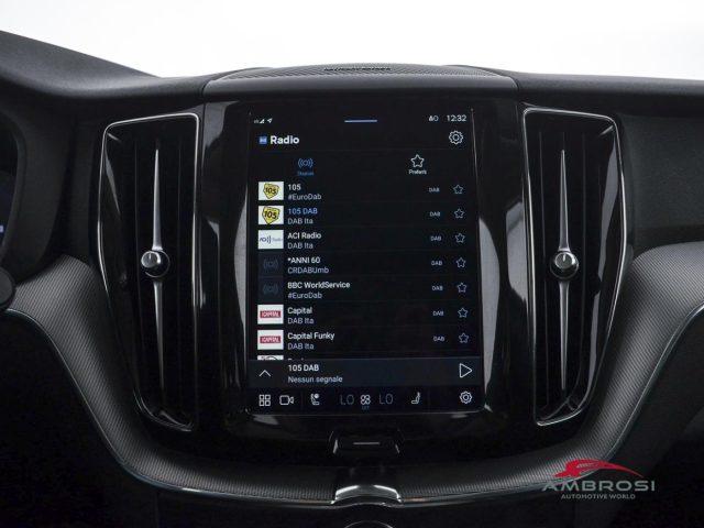 VOLVO XC60 B4 (d) AWD automatico Plus Dark- AUTOCARRO N1