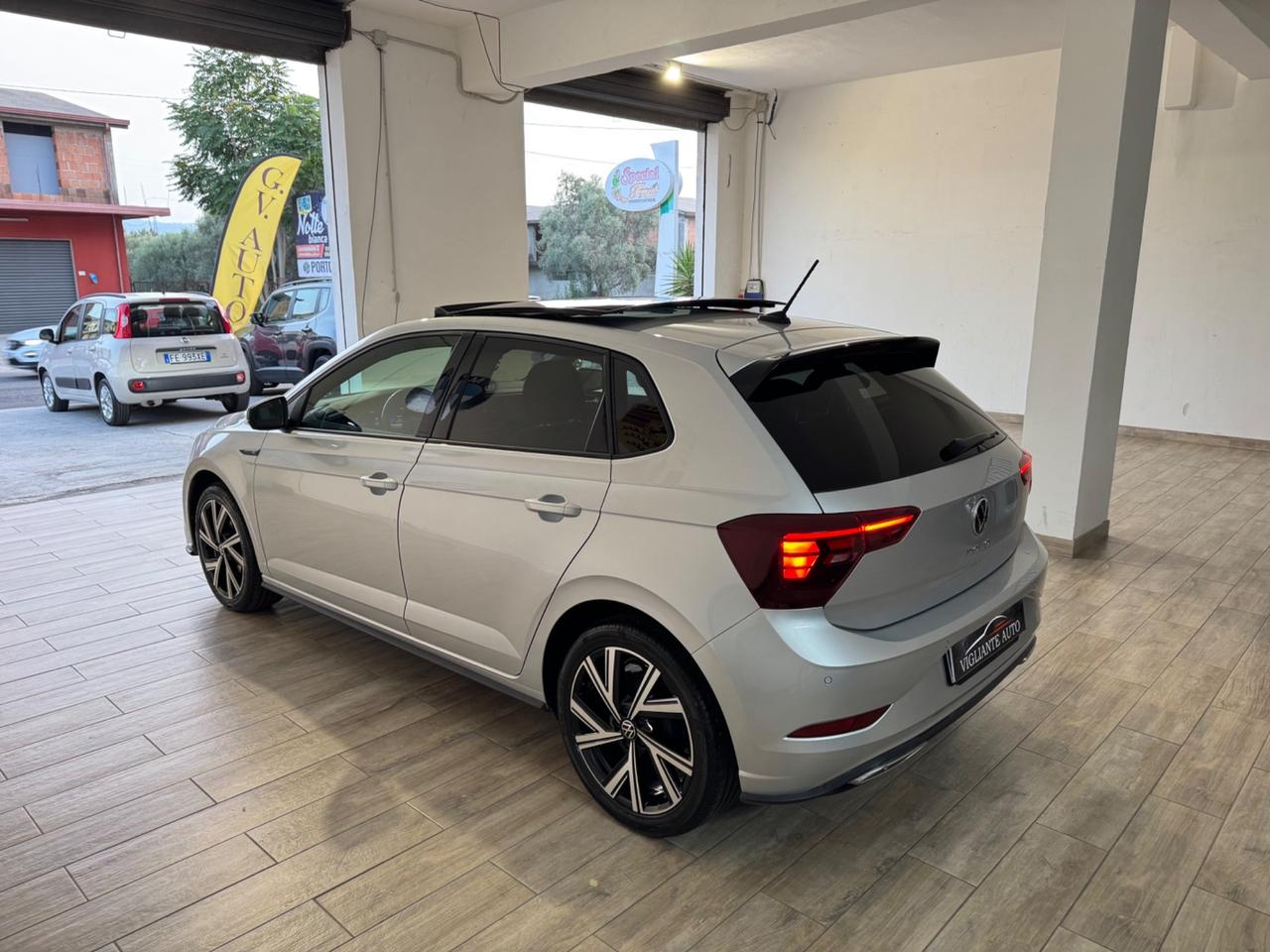 Volkswagen Polo 1.0 TSI DSG R-Line