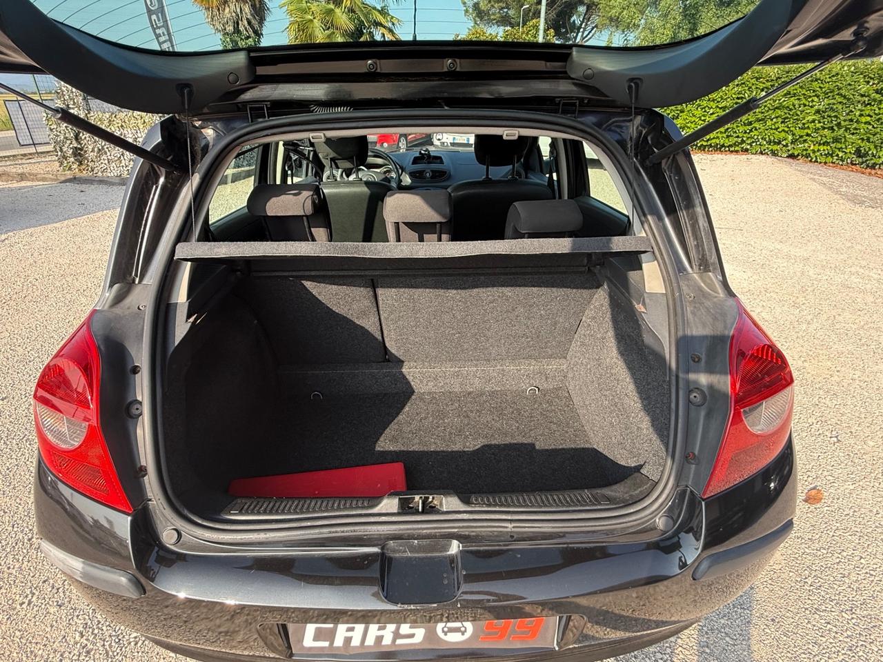 Renault Clio 1.2 16V 5 porte Le Iene