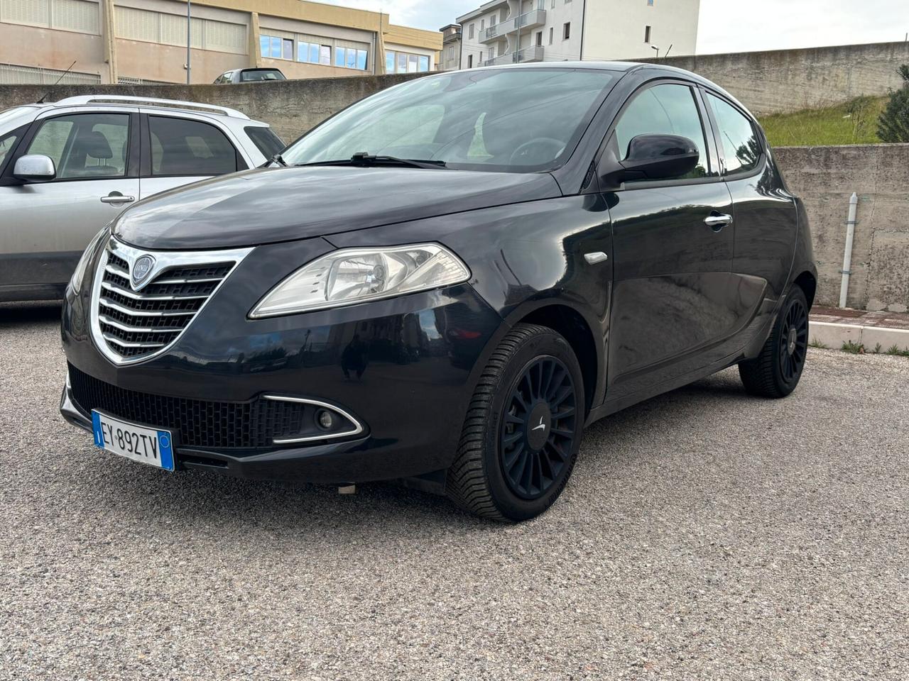 Lancia Ypsilon 1.2 69 CV 5 porte S&S Gold