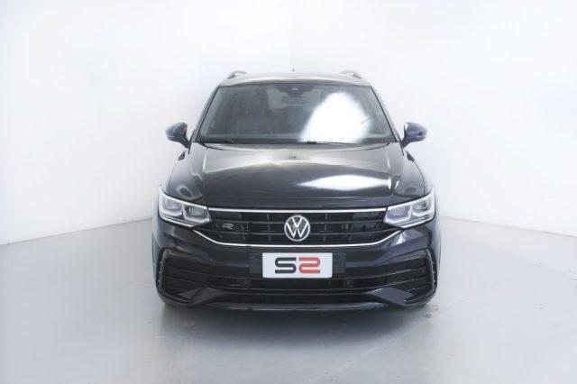 VOLKSWAGEN Tiguan 2.0 TDI 150 CV SCR DSG R-Line Fari Matrix/Black P.