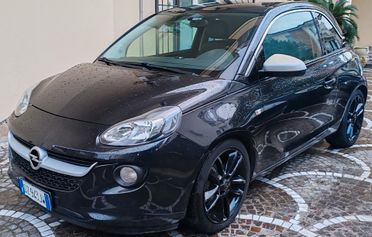 Opel Adam 1.2 70 CV BLACK LINE
