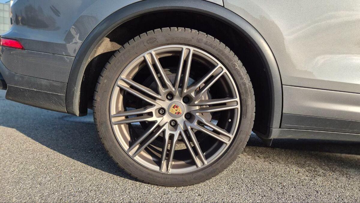 Porsche Cayenne 3.0 Platinum Edition tiptronic