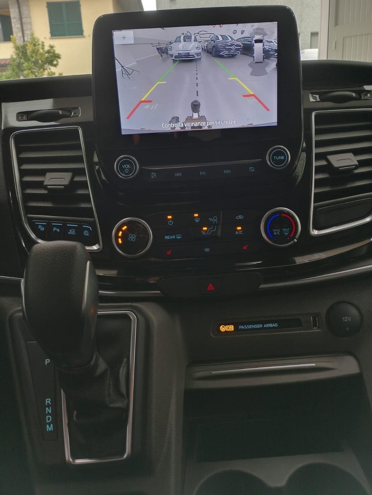 Ford Tourneo Custom 320 2.0 EcoBlue 170CV aut. Titanium