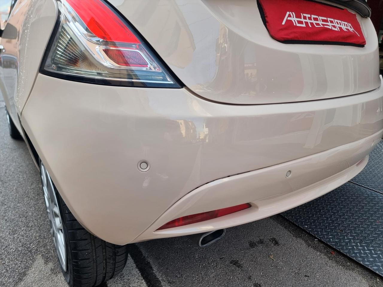 Lancia Ypsilon 1.2 69 CV 5 porte Gold