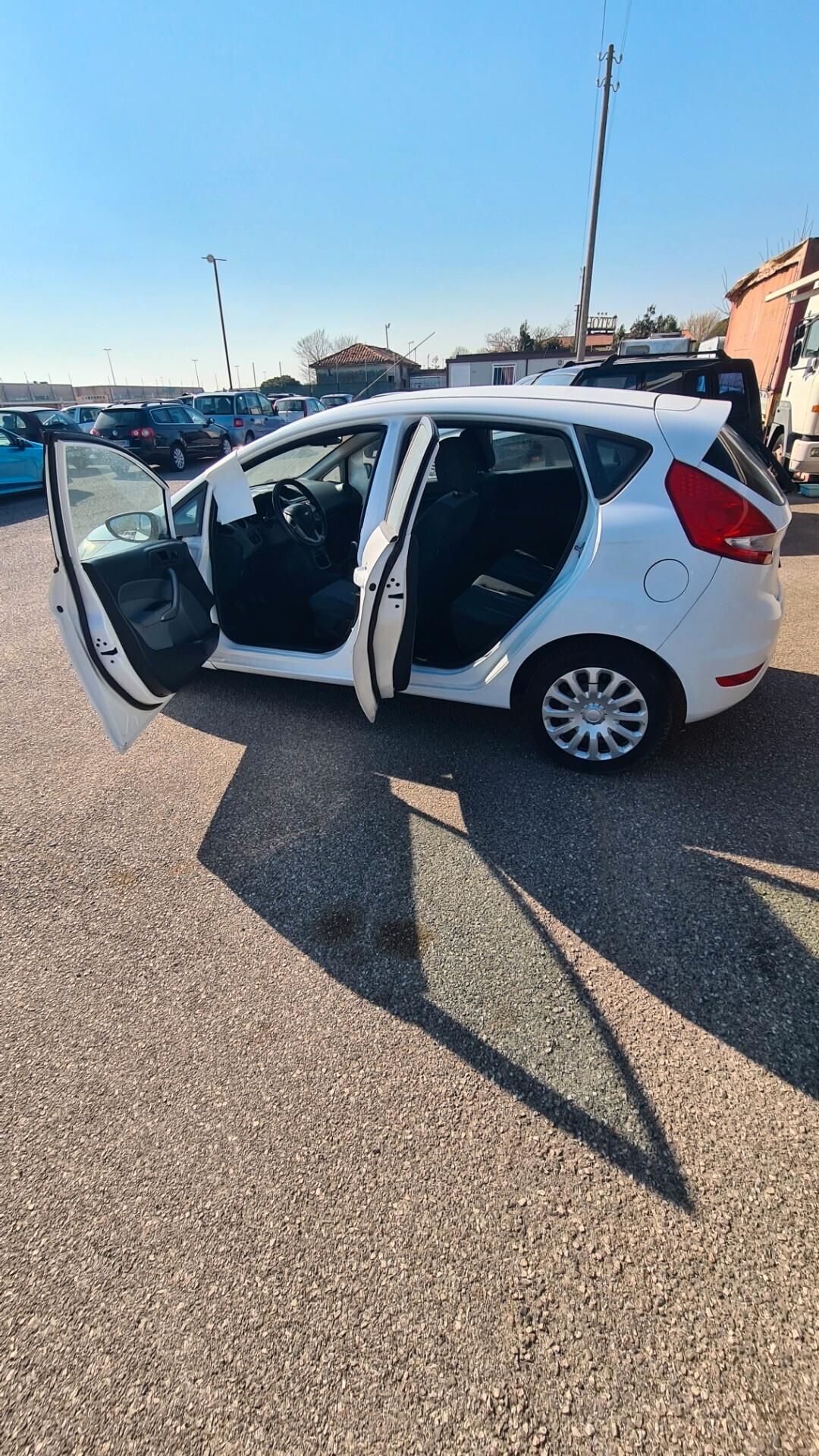 Ford Fiesta Fiesta+ 1.4 5 porte Bz.- GPL