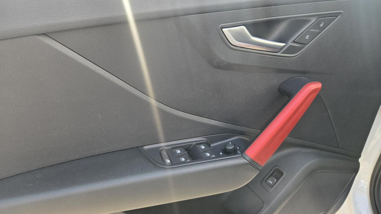 Audi Q2 30 1.6 tdi 115CV S line Edition S-Tronic Cockpit
