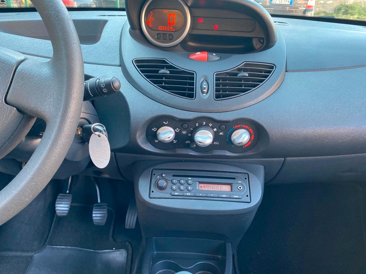 Renault Twingo 1.1 benz econ. Euro5 full 2011