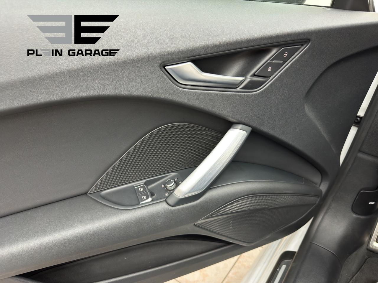 Audi TT Roadster 45 TFSI quattro S-line "MANUALE"
