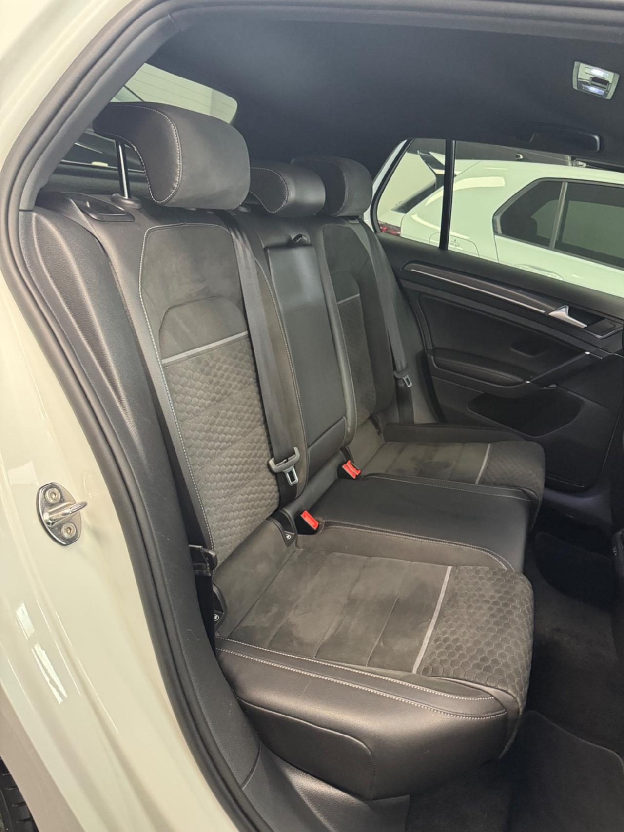 VW GOLF 7.5 GTD 2.0 184 CV TETTO APRIBILE
