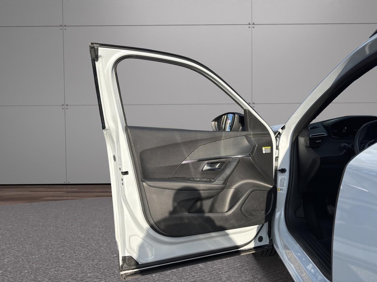 Peugeot - 2008 PureTech Allure - Unipro