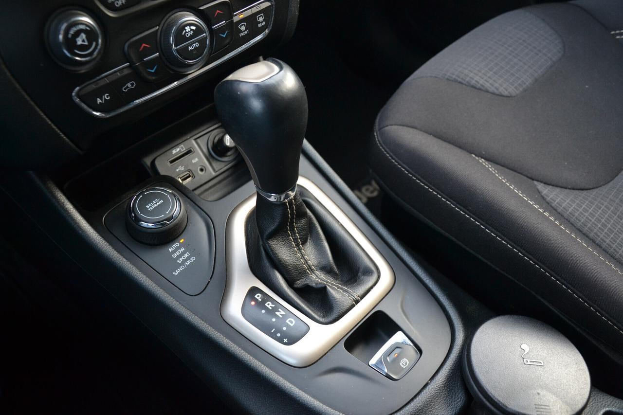 Jeep Cherokee 2.0 Mjt 170CV 4WD AUTOM.+ NAVI+PDC+LED+TEL+PRIVACY