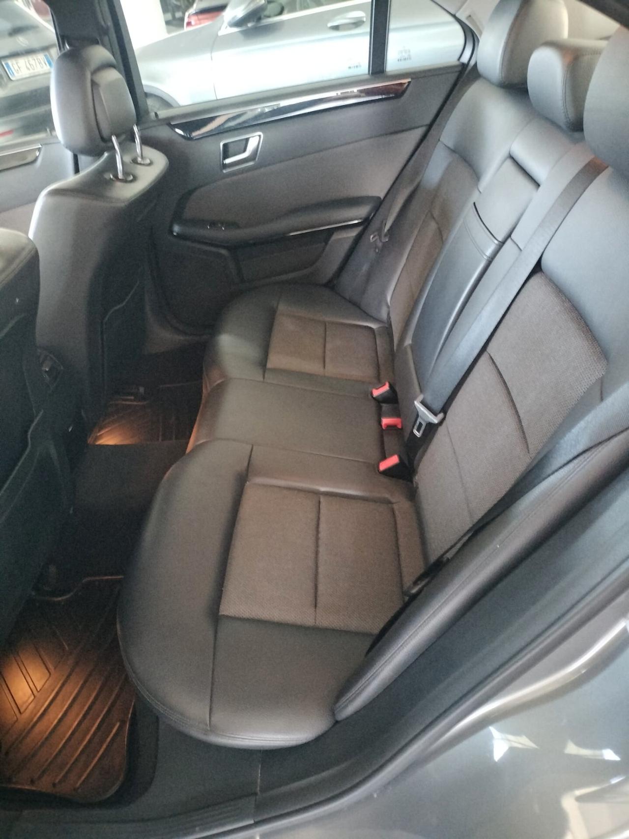 Mercedes-benz E 220 CDI Premium