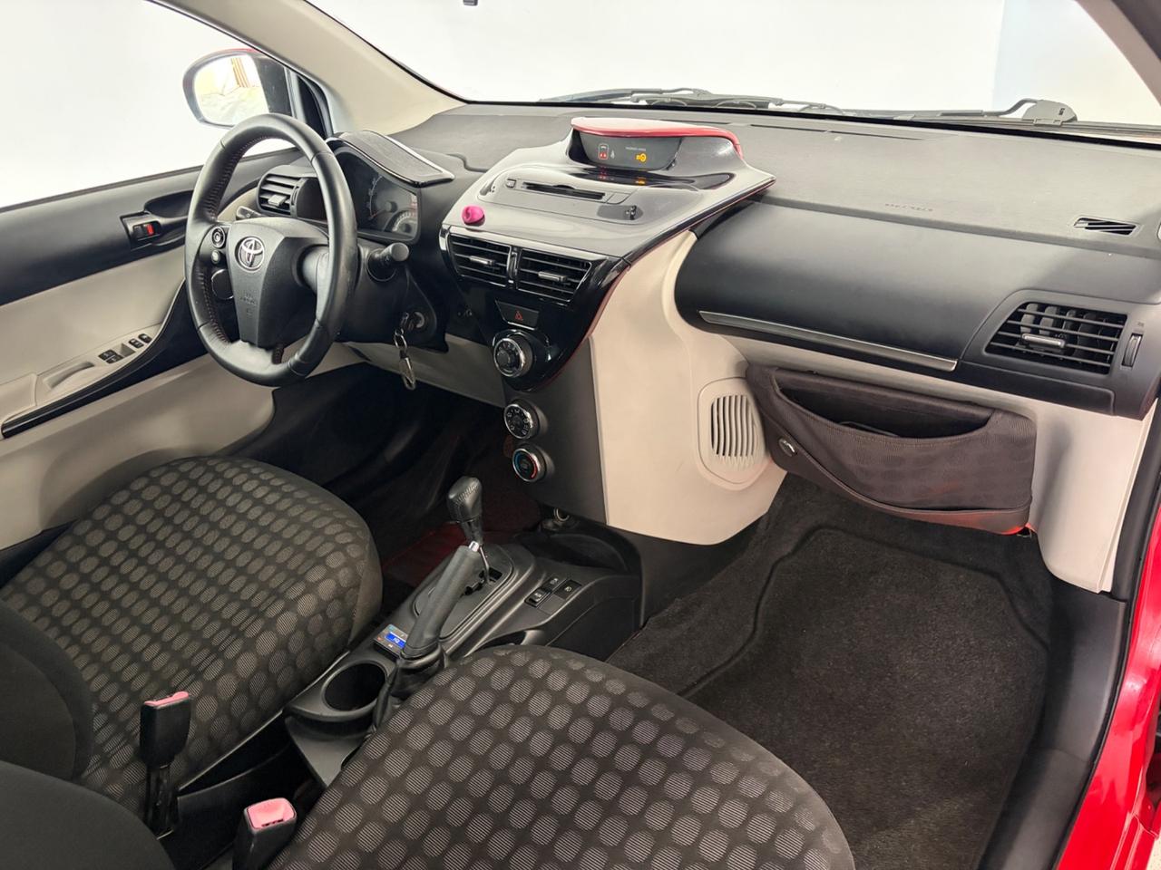 Toyota iQ Cvt automatica Perfetta !