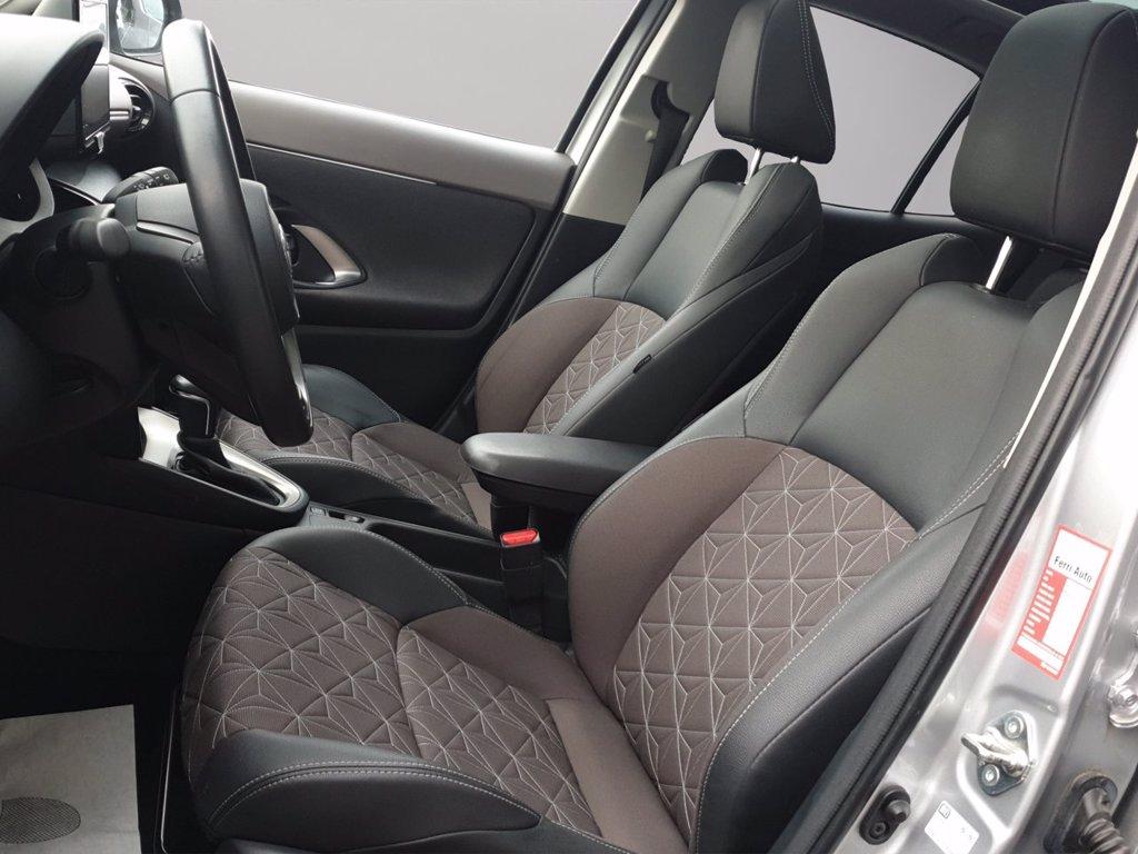 TOYOTA Yaris cross 1.5h lounge fwd 116cv e-cvt del 2023