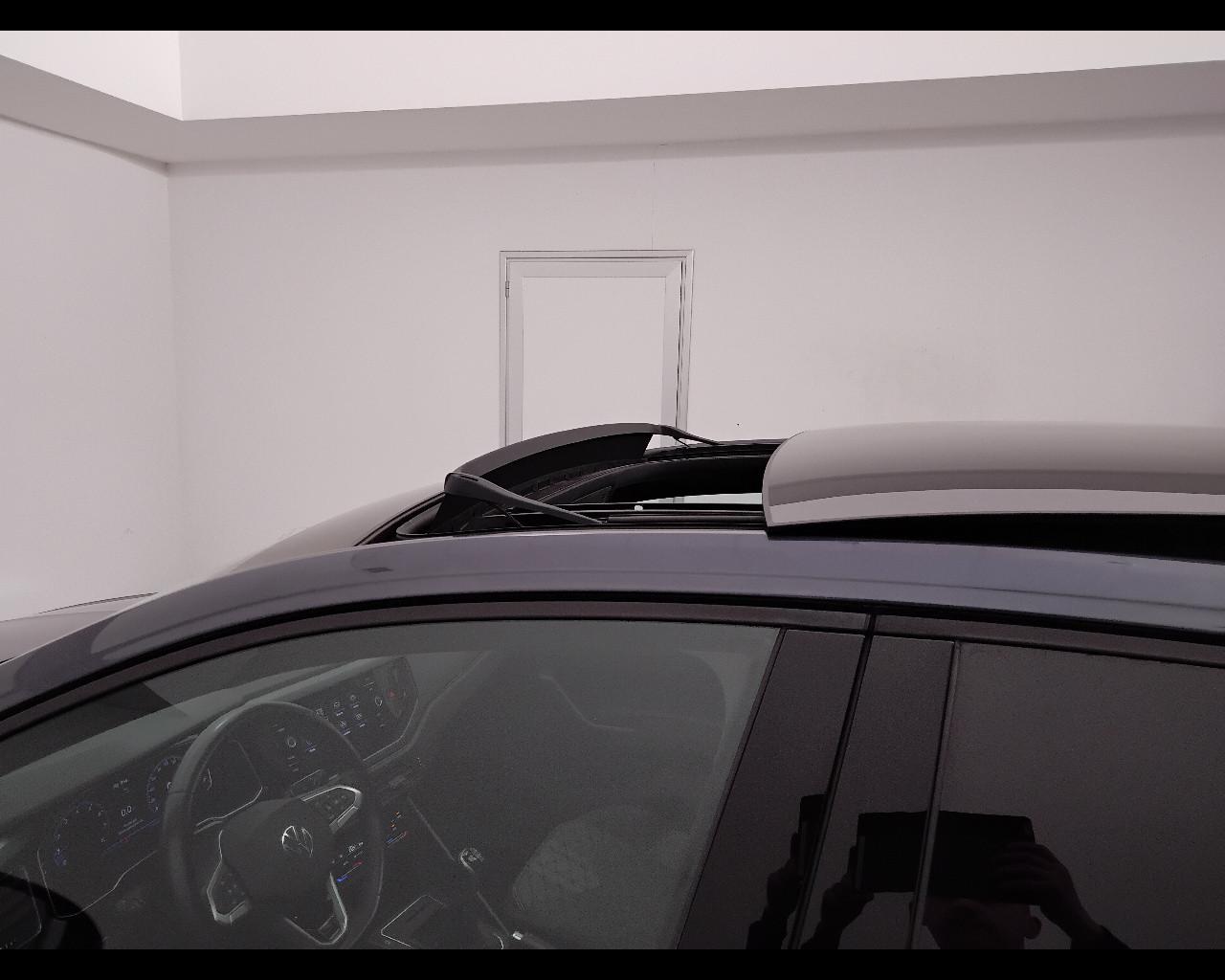 VOLKSWAGEN Taigo - Taigo 1.0 tsi R-Line 110cv