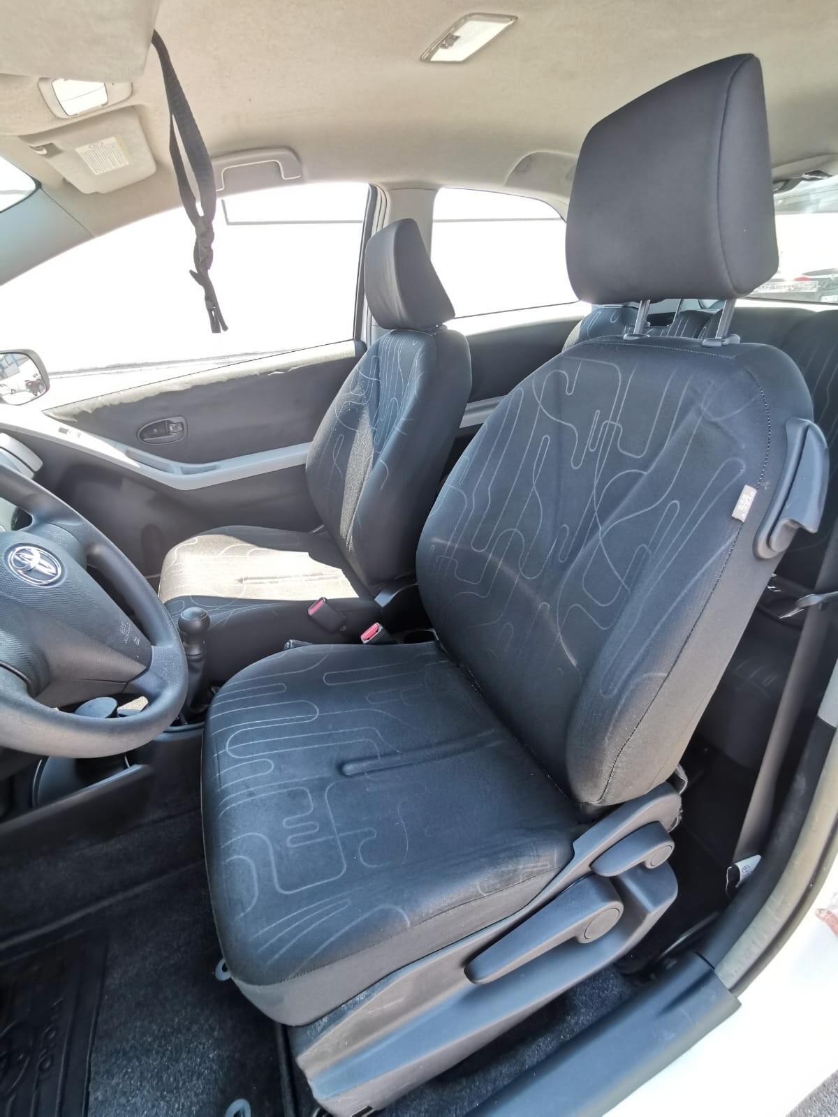 Toyota Yaris 1.0 3 porte Now - 2010