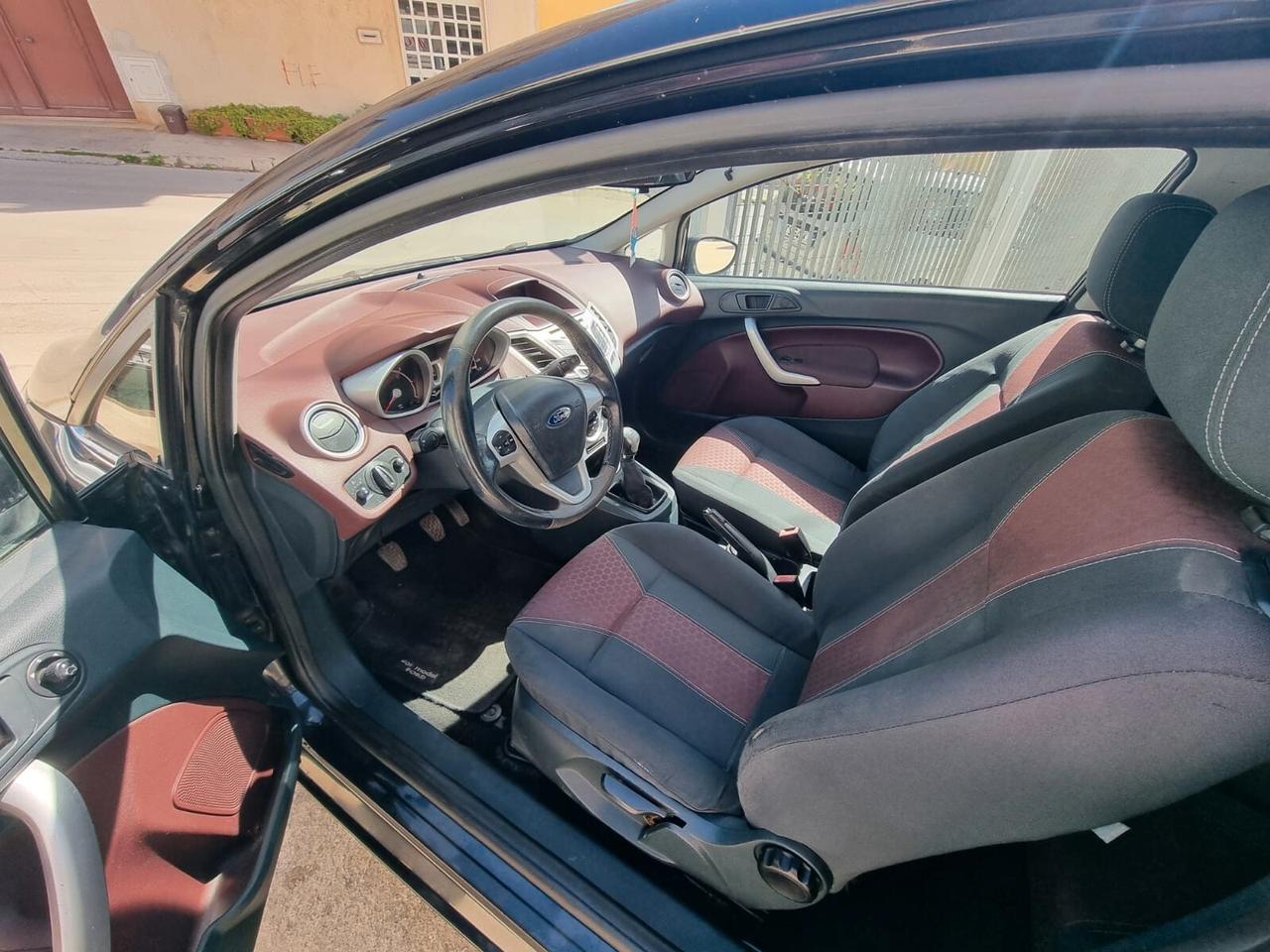 Ford Fiesta 1.4 TDCi aut. 3p. Ghia