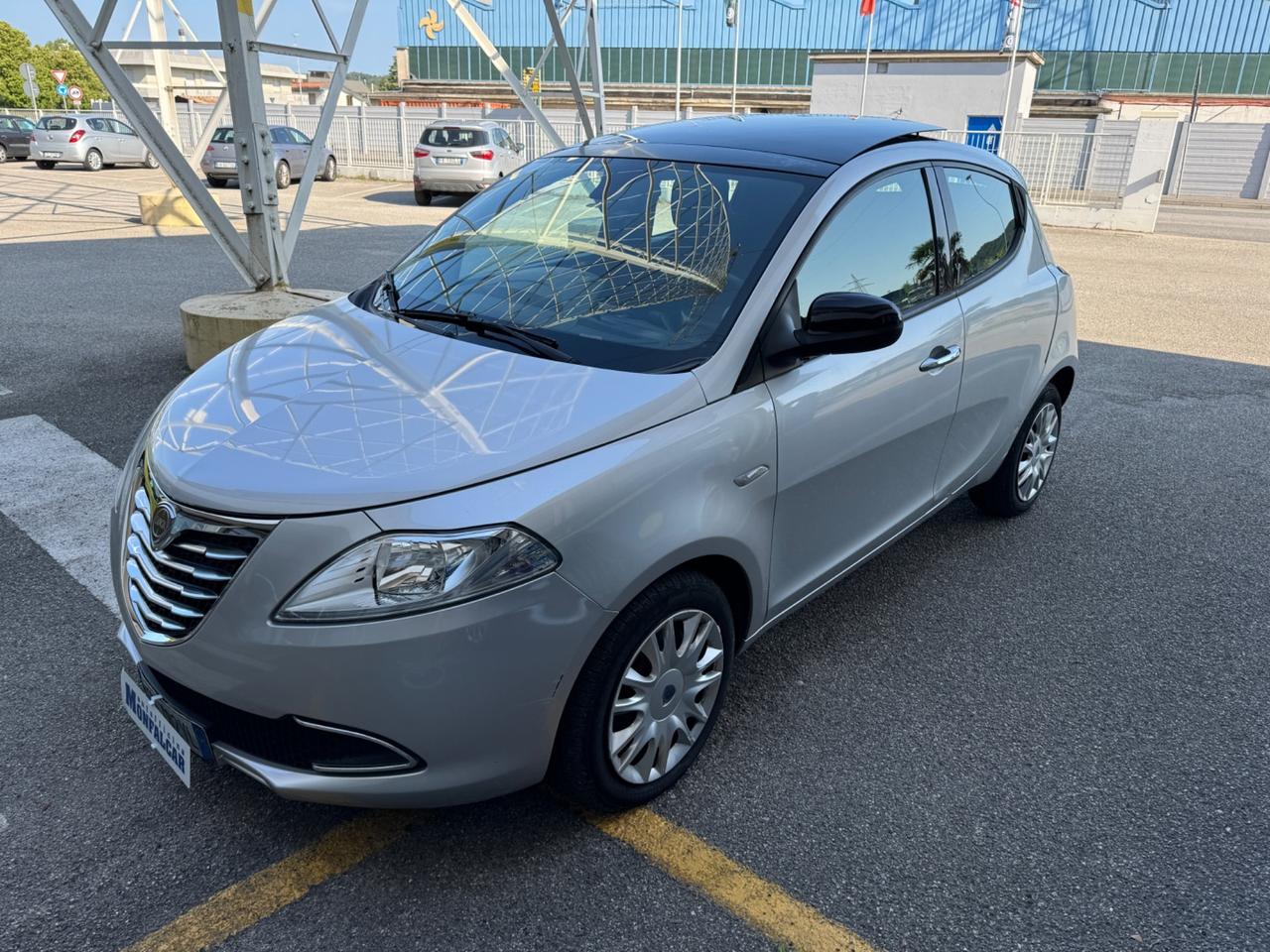 Lancia Ypsilon 1.2 Doppio tetto panoramico apribile