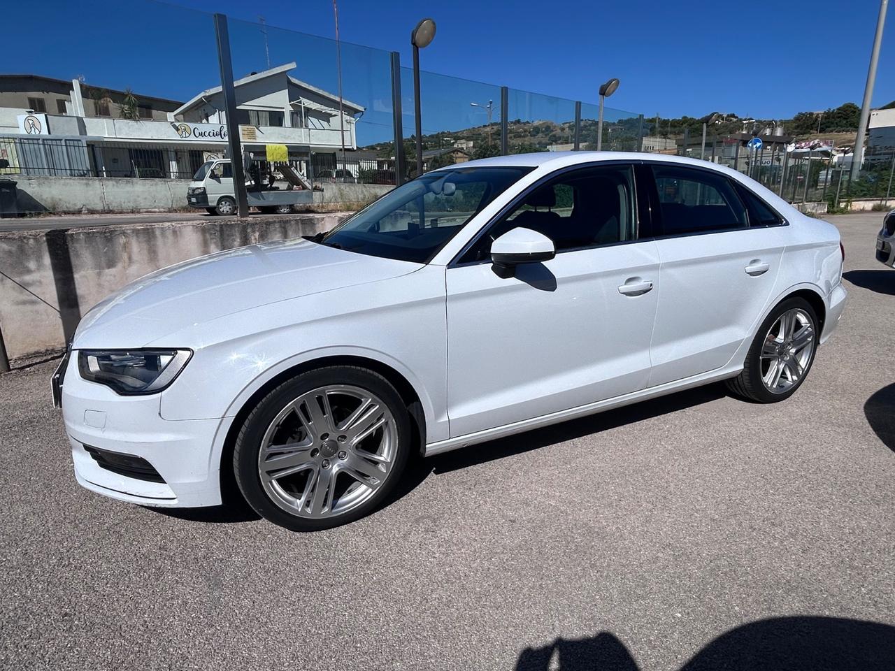 Audi A3 Sedan 2.0 TDI clean diesel Ambition