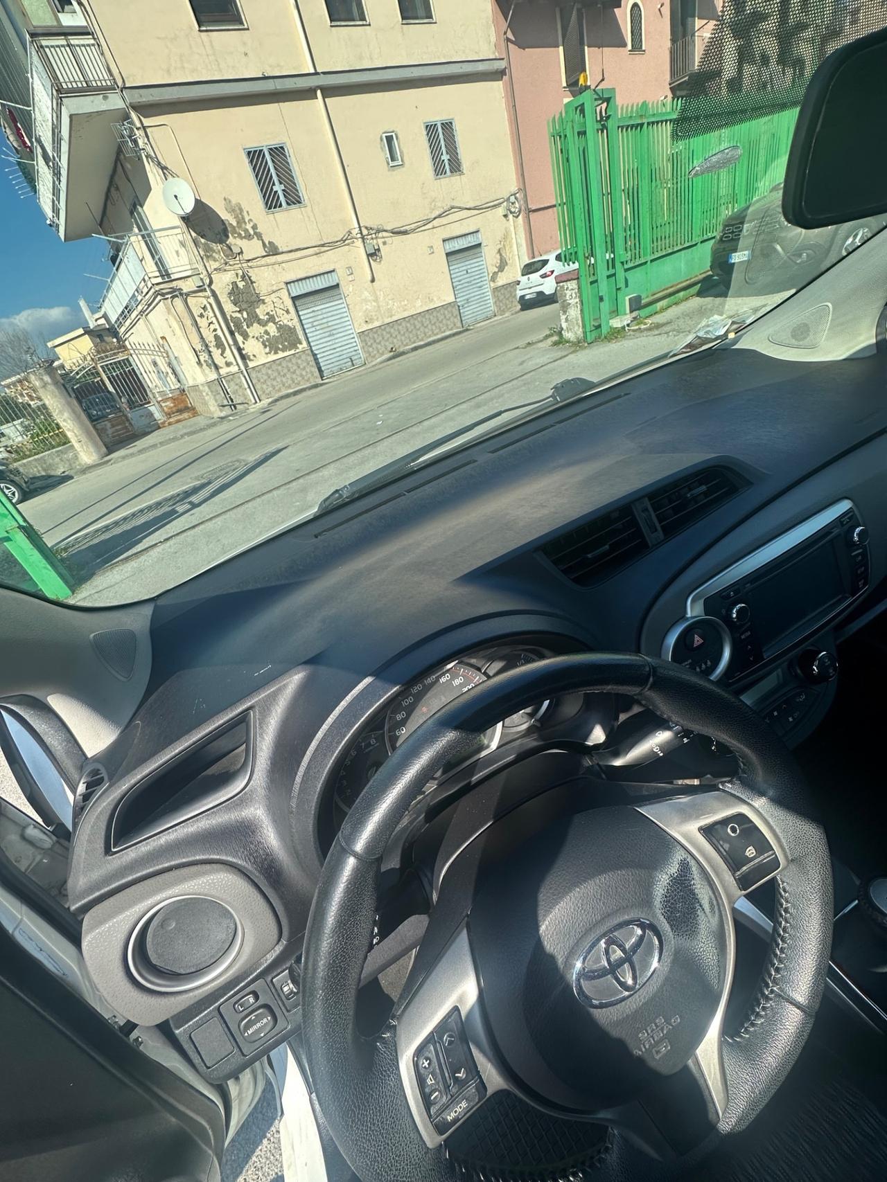 Toyota Yaris 1.0 5 porte Lounge