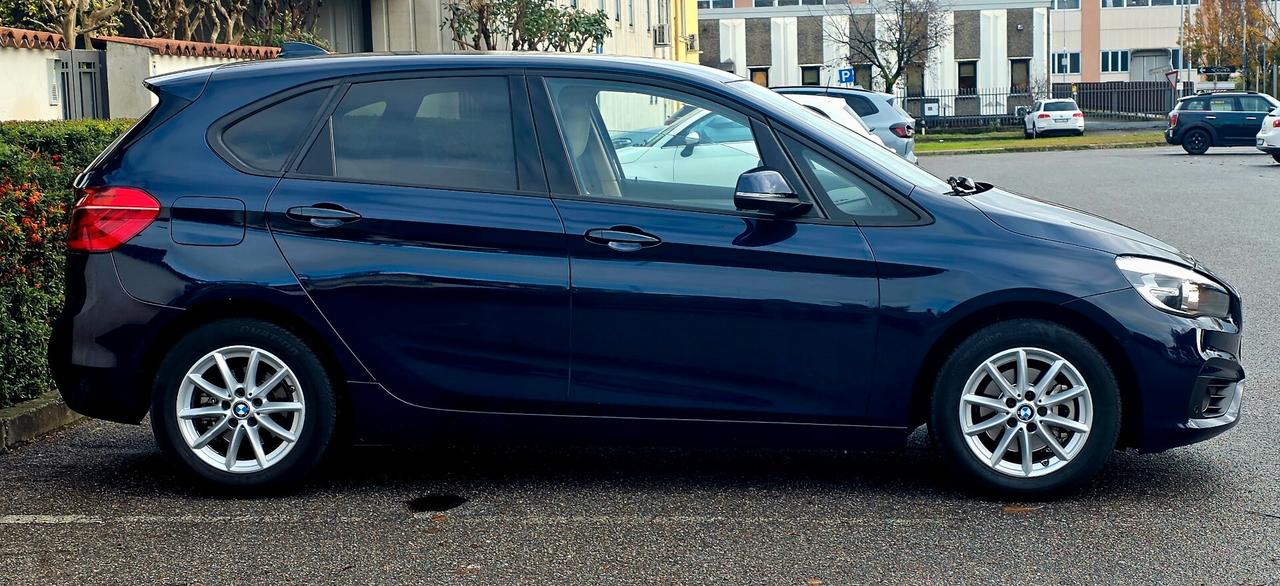 Bmw 216d Tourer Luxury neopatentati euro6b