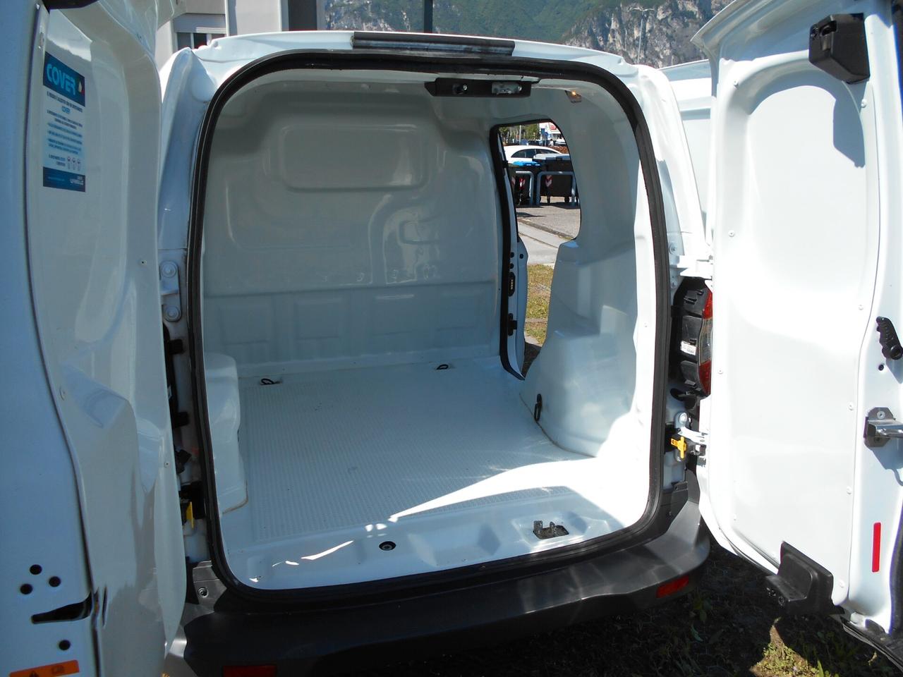 FORD TRANSIT COURIER 1.0 VAN ALLESTITO COVER PER ALIMENTI E MEDICINALI