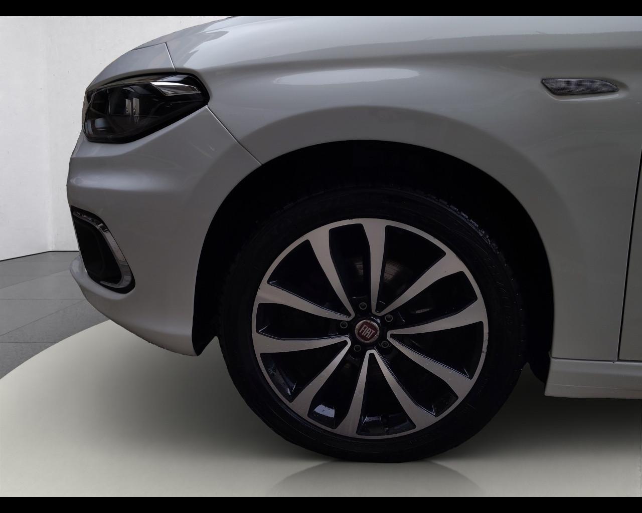 FIAT Tipo (2015-->) - Tipo 1.3 Mjt S&S 5 porte Lounge