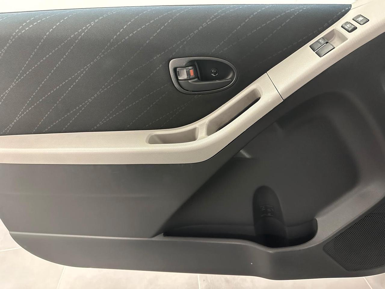 Toyota Yaris 1.0 3 porte - Neopatentati