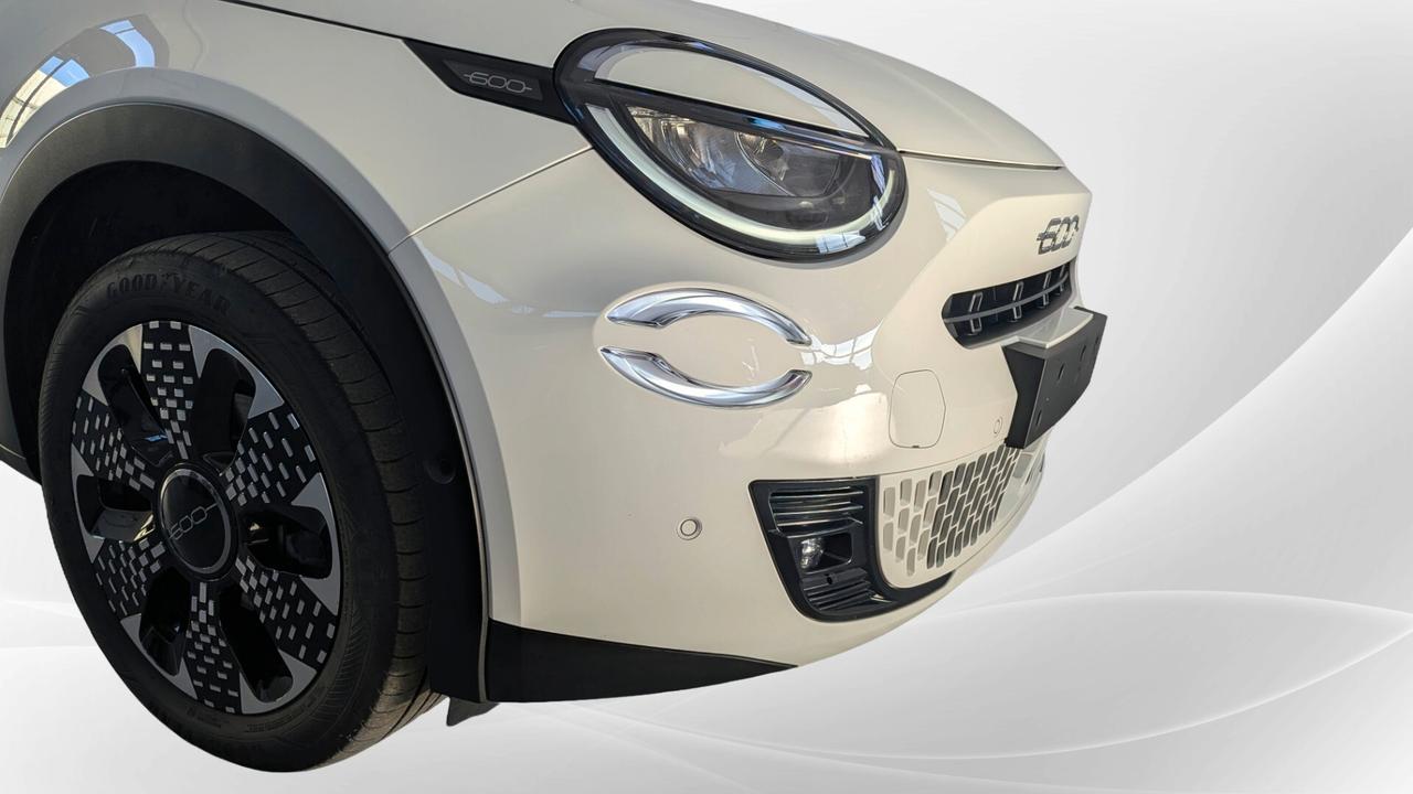 Fiat 600 Hybrid 110 CV DCT MHEV La Prima