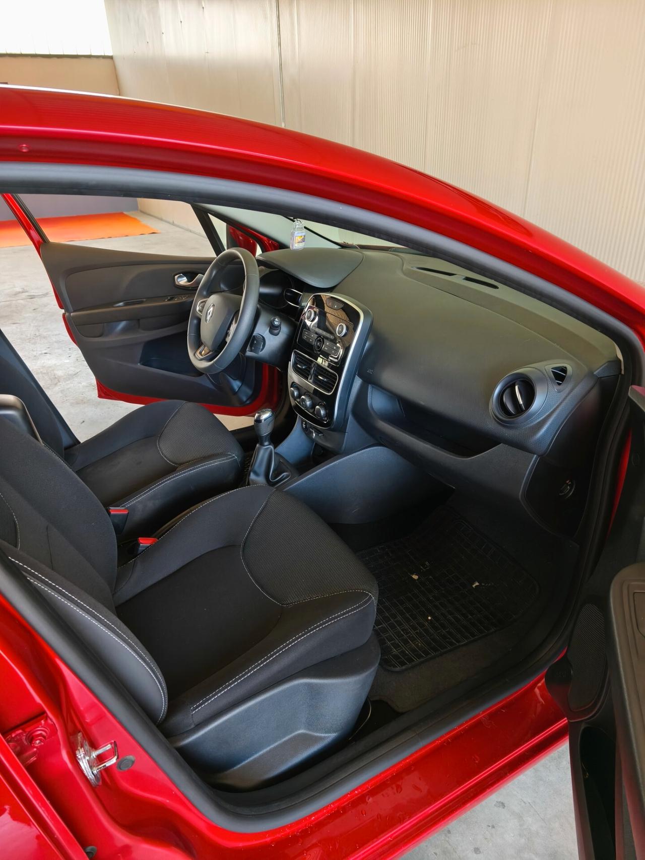 Renault Clio 1.2 75CV 5 porte Intens
