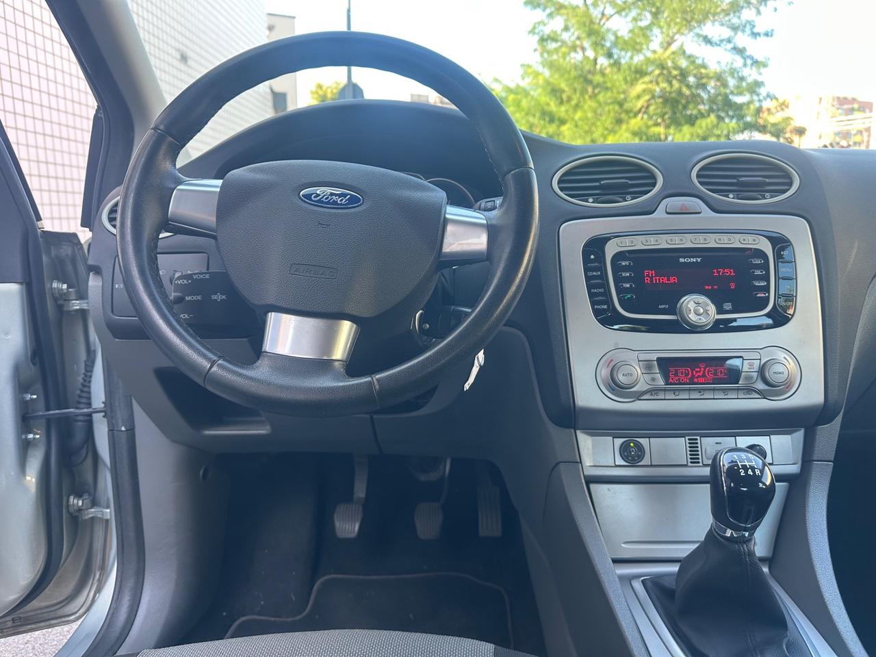 Ford Focus 1.6 (115CV) 5p. Bz.- GPL Ikon