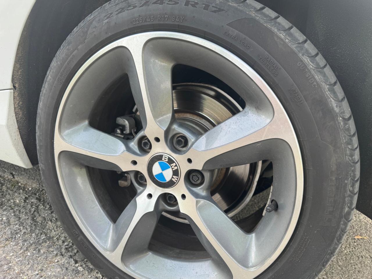 Bmw 114 114i 5p. Unique