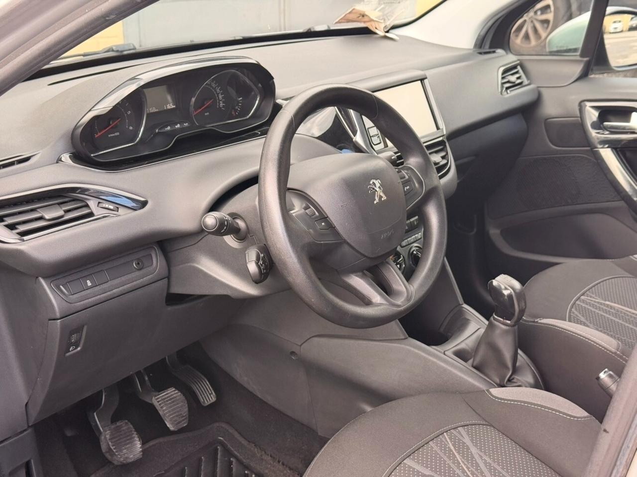 Peugeot 208 1.4 HDi 68 CV 5 porte Allure