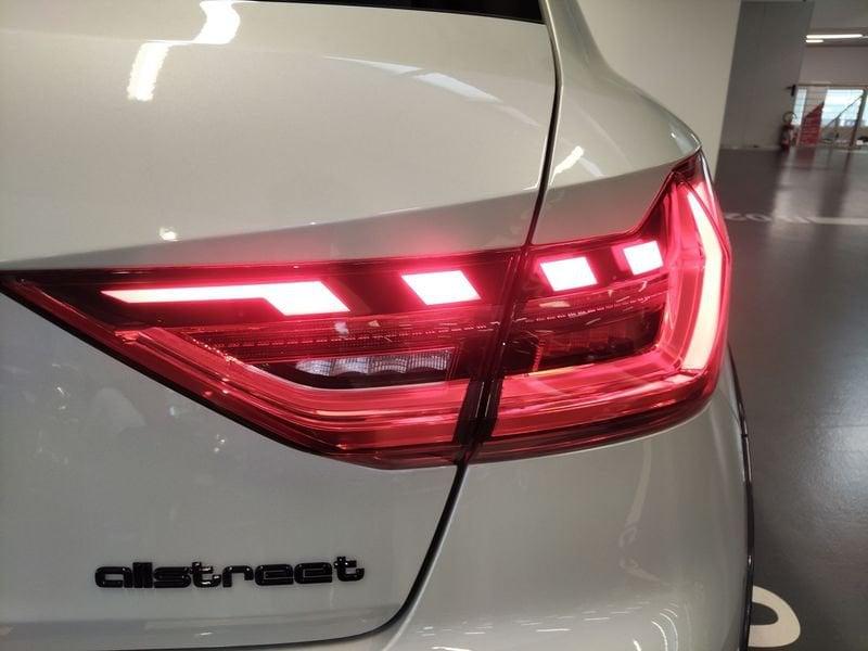Audi A1 A1 allstreet 30 1.0 tfsi Identity Contrast 116cv s tronic