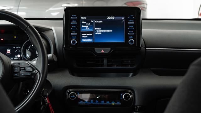 TOYOTA Yaris 1.5 Hybrid IVA ESPOSTA NEOPATENTATI