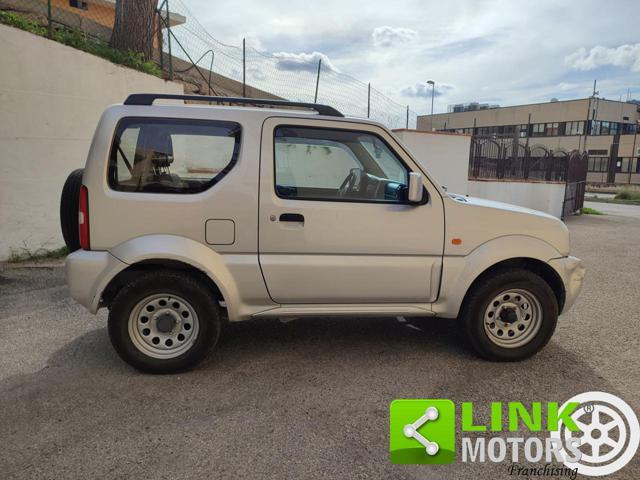 SUZUKI Jimny 1.3i 16V cat 4WD JLX