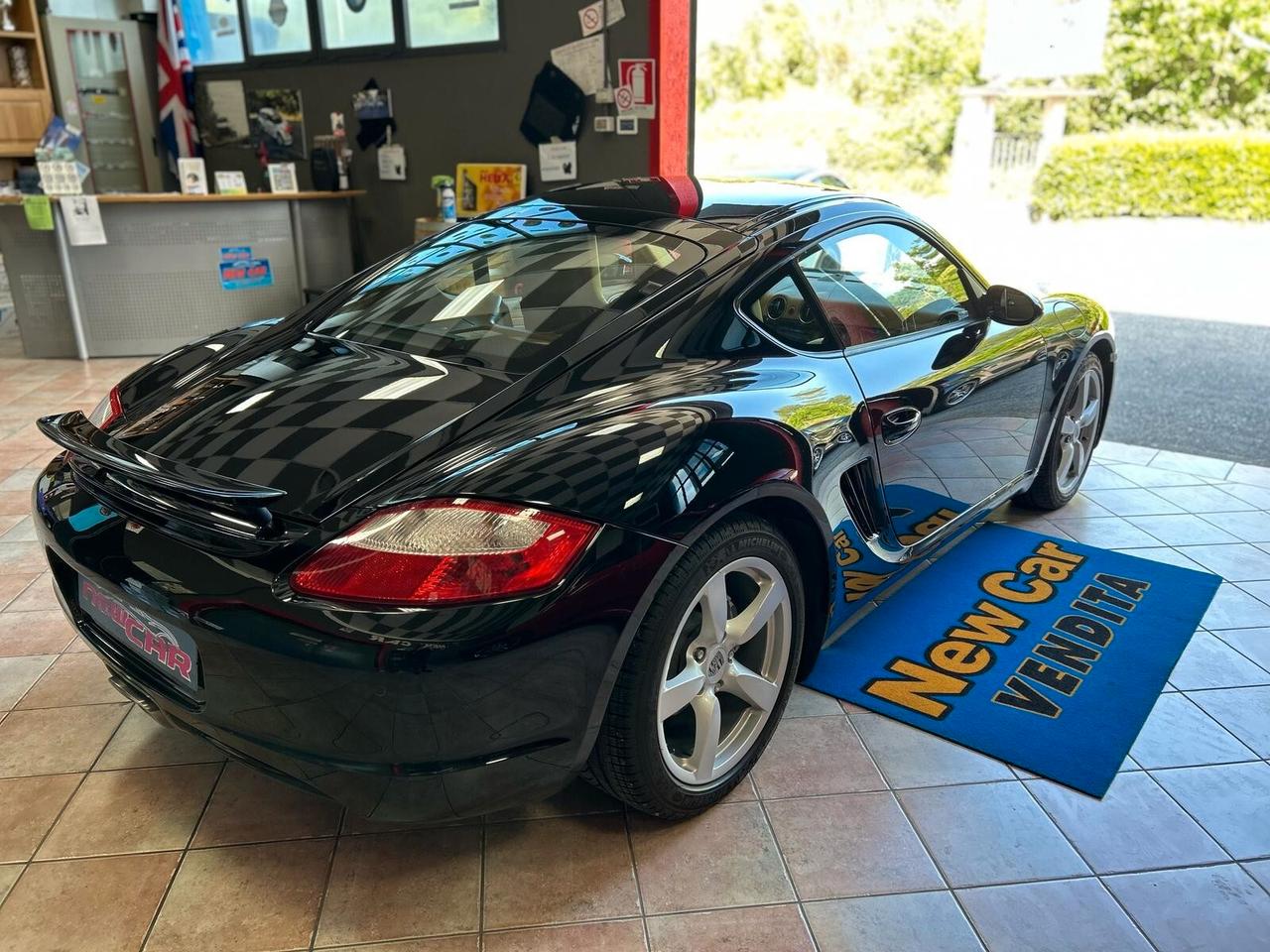 Porsche Cayman 2.7