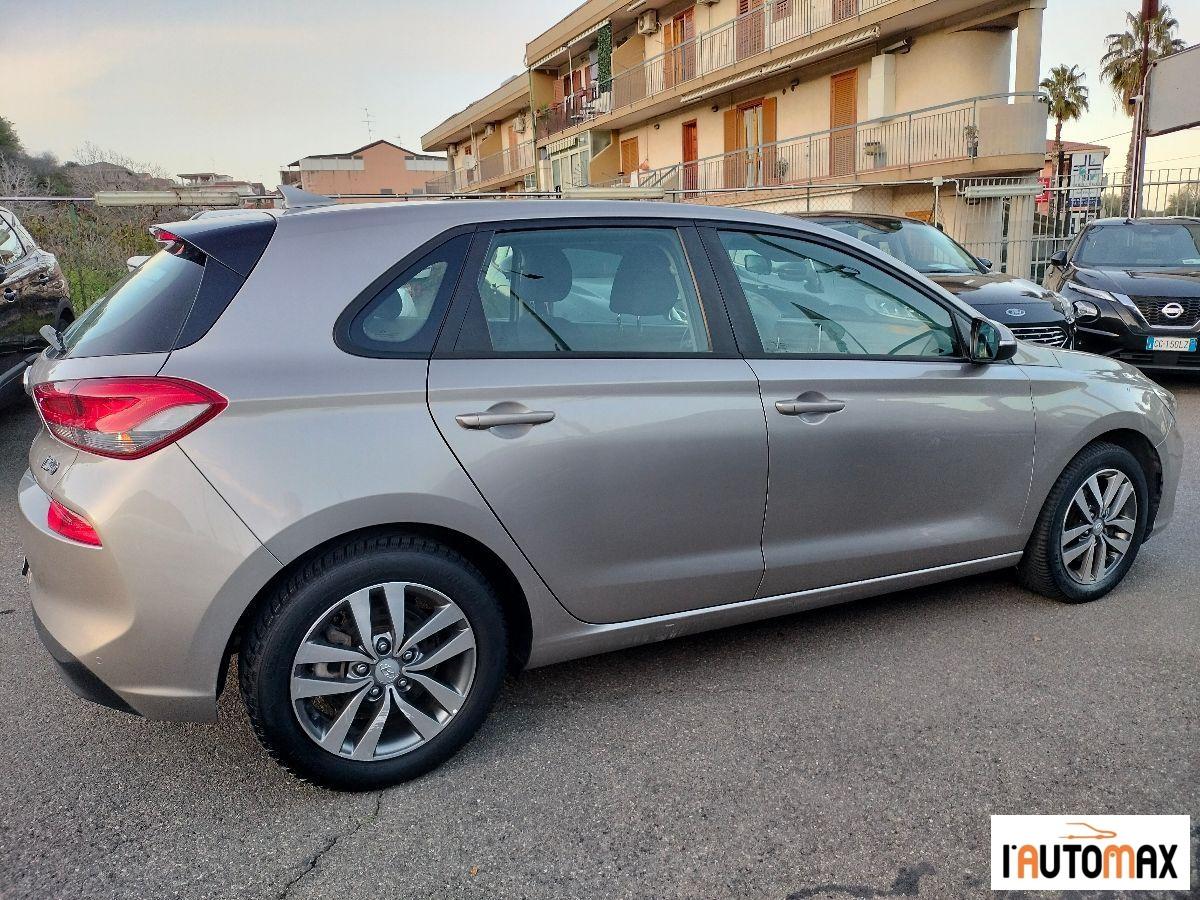 HYUNDAI - i30 1.6 crdi Business 115cv