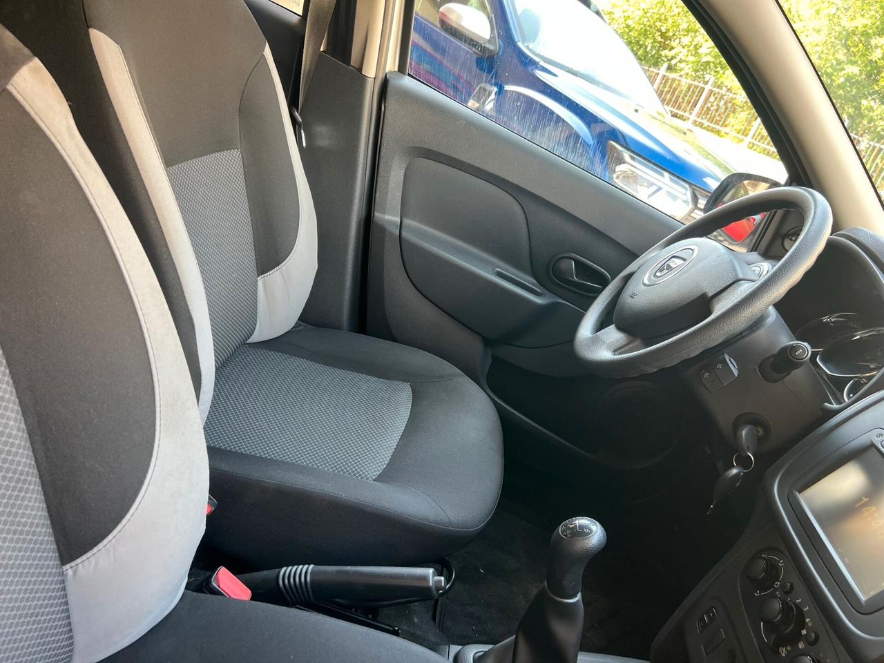 Dacia Sandero 1.2 73CV