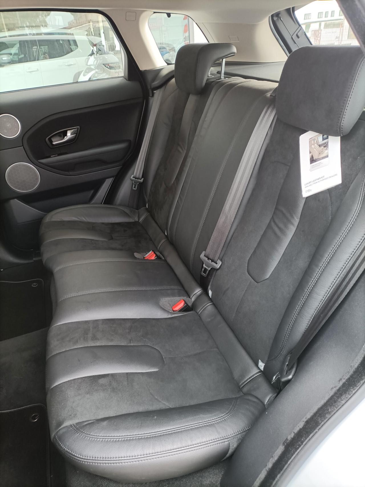 Land Rover Range Evoque 2.2 TD4 5p. Pure