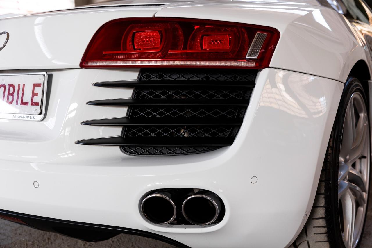 Audi R8 4.2 V8 FSI quattro