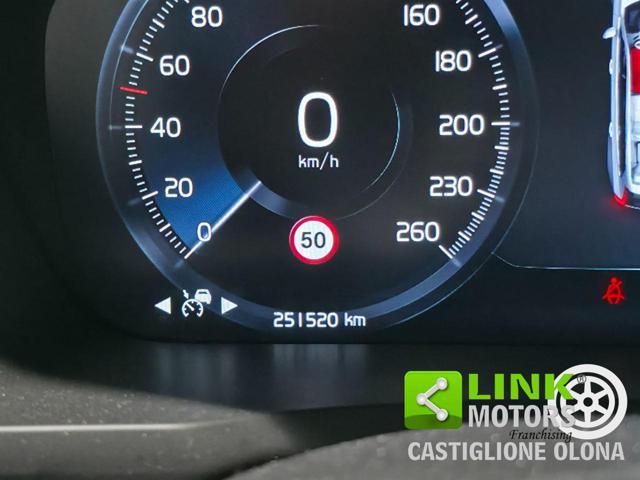 VOLVO XC90 B5 (d) AWD Geartronic 7 posti R-design