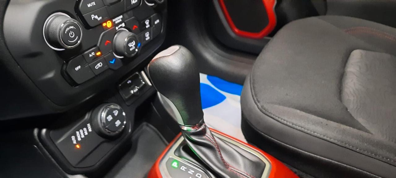 Jeep Renegade 2.0 Mjt 170CV 4WD Active Drive Low Trailhawk x neopatentato